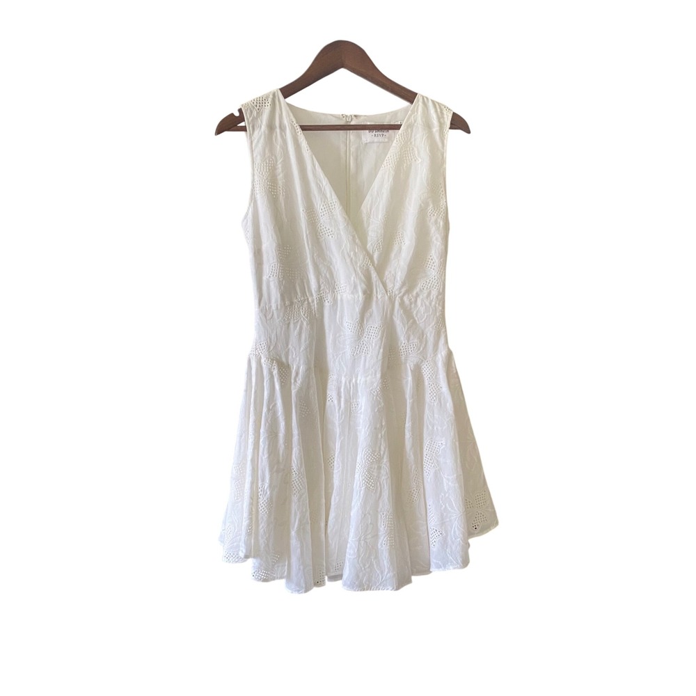 BB Dakota RSVP White Eyelet Floral Mini Dress Sleeveless‎ V-Neck Wrap Size S